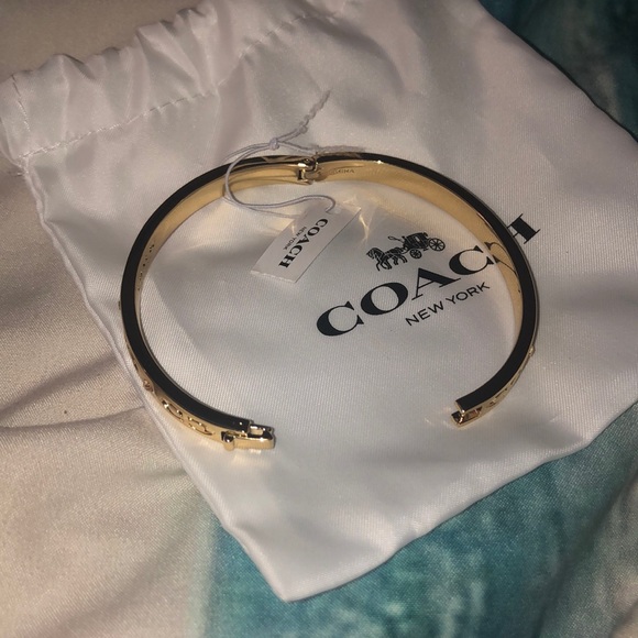 coach gold hinge bracelet - Picture 3 of 7